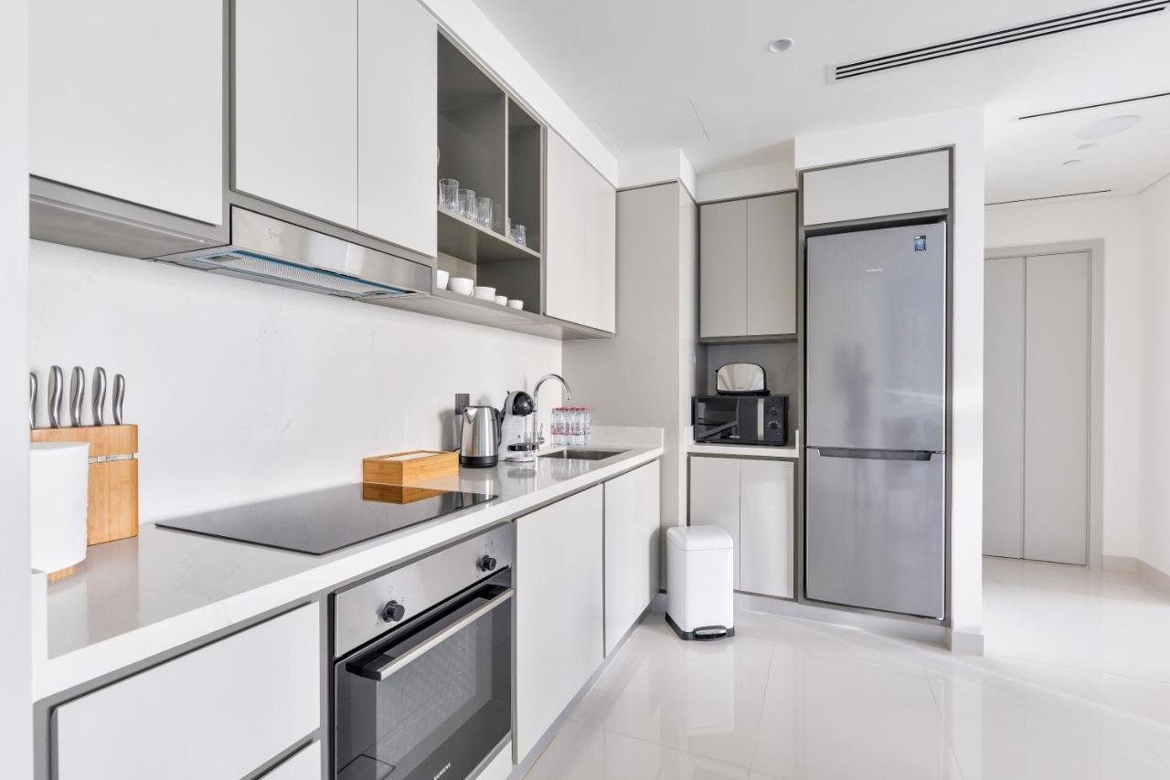 Ultra Luxury Emaar Beachfront - Private Beach And Pool ドバイ エクステリア 写真