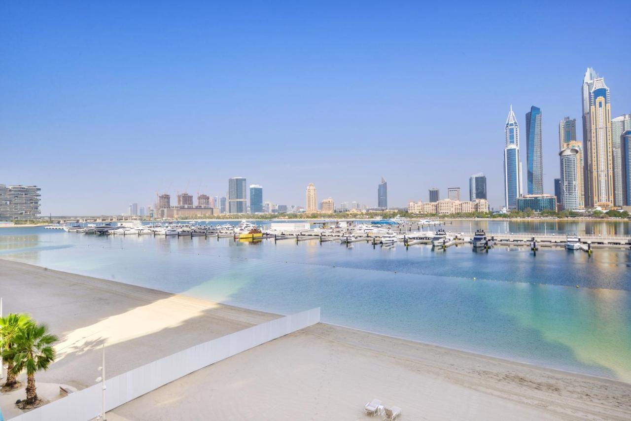 Ultra Luxury Emaar Beachfront - Private Beach And Pool ドバイ エクステリア 写真