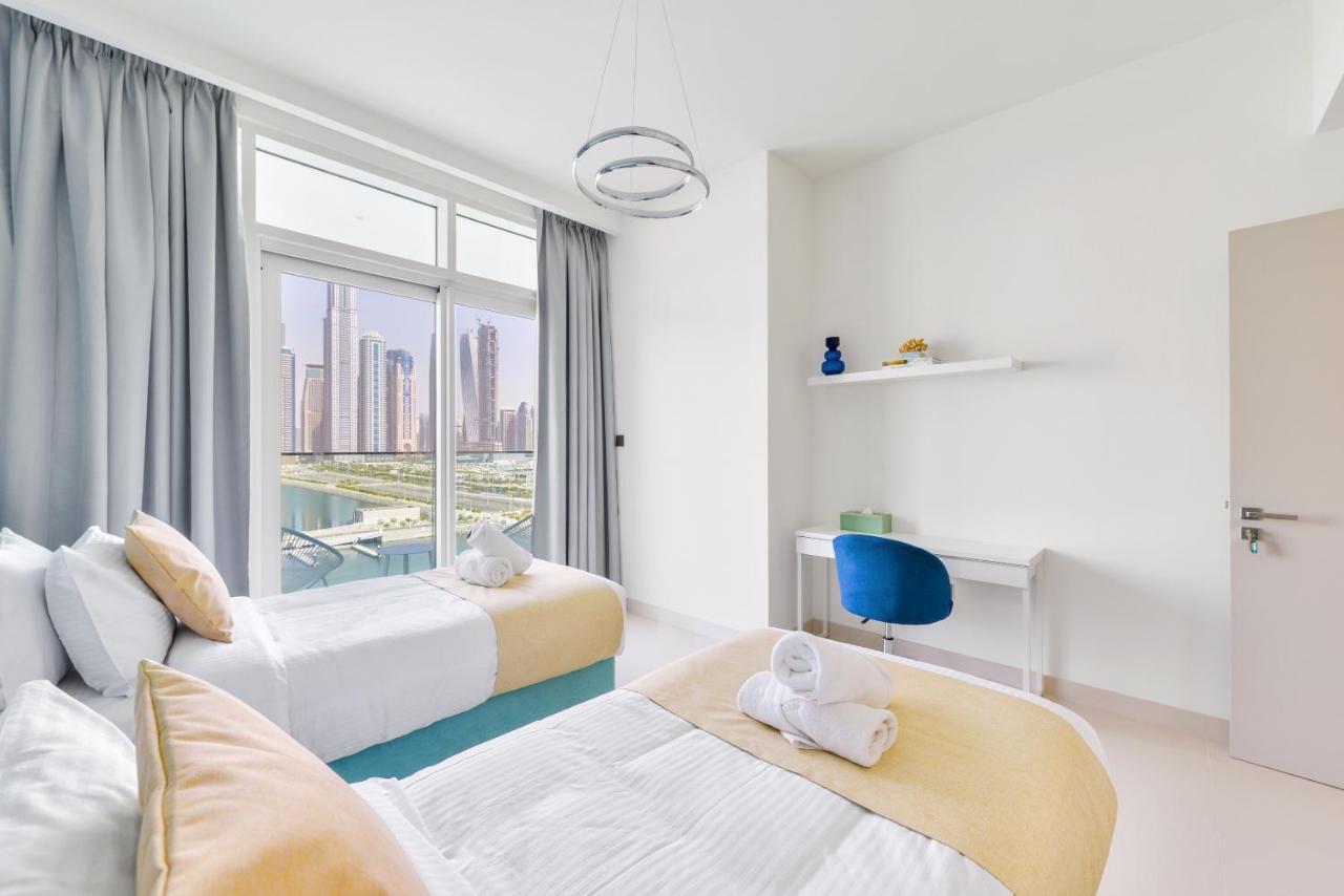 Ultra Luxury Emaar Beachfront - Private Beach And Pool ドバイ エクステリア 写真