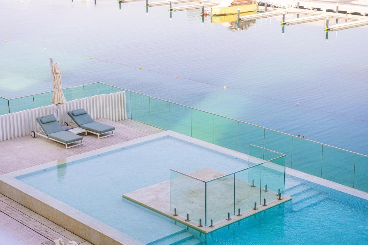 Ultra Luxury Emaar Beachfront - Private Beach And Pool ドバイ エクステリア 写真