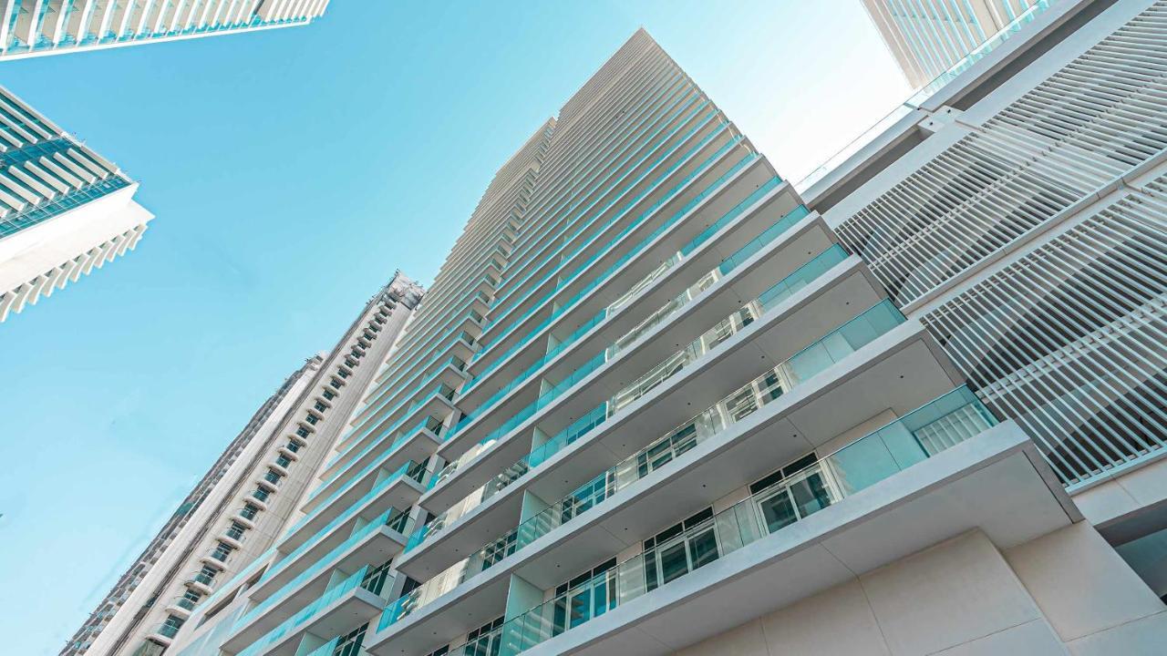 Ultra Luxury Emaar Beachfront - Private Beach And Pool ドバイ エクステリア 写真