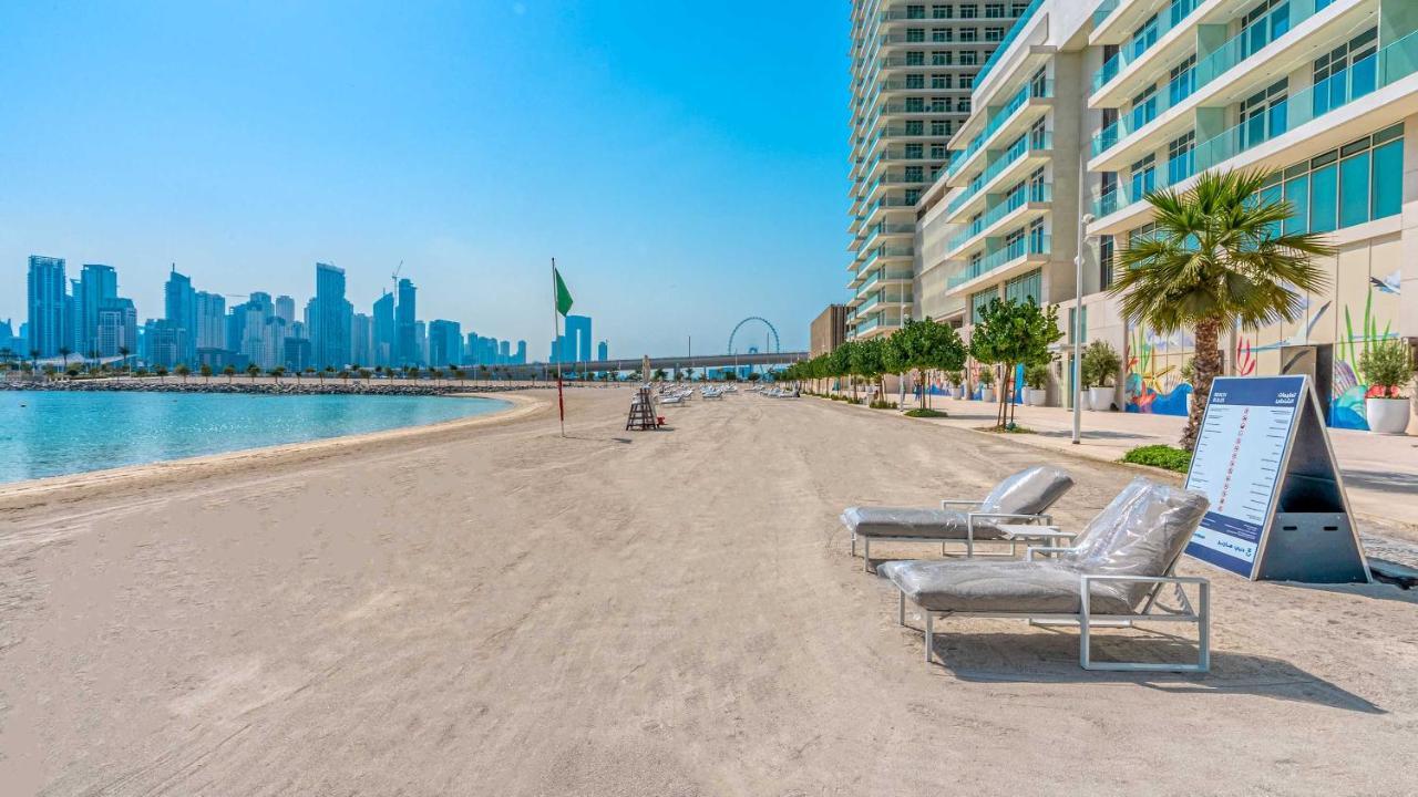 Ultra Luxury Emaar Beachfront - Private Beach And Pool ドバイ エクステリア 写真