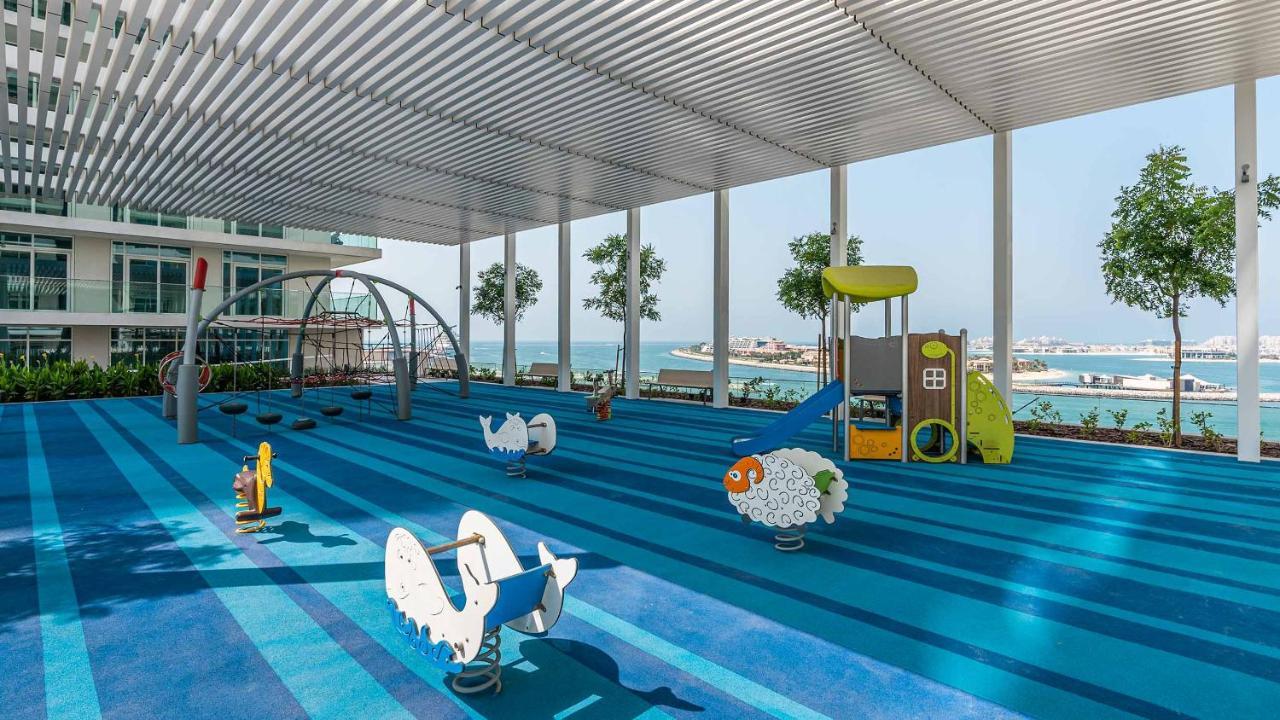 Ultra Luxury Emaar Beachfront - Private Beach And Pool ドバイ エクステリア 写真