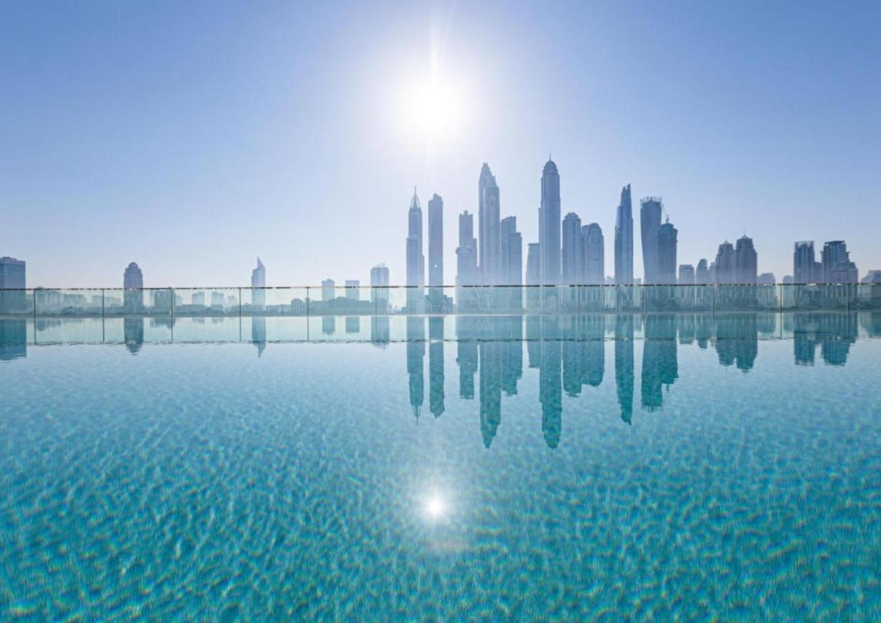 Ultra Luxury Emaar Beachfront - Private Beach And Pool ドバイ エクステリア 写真