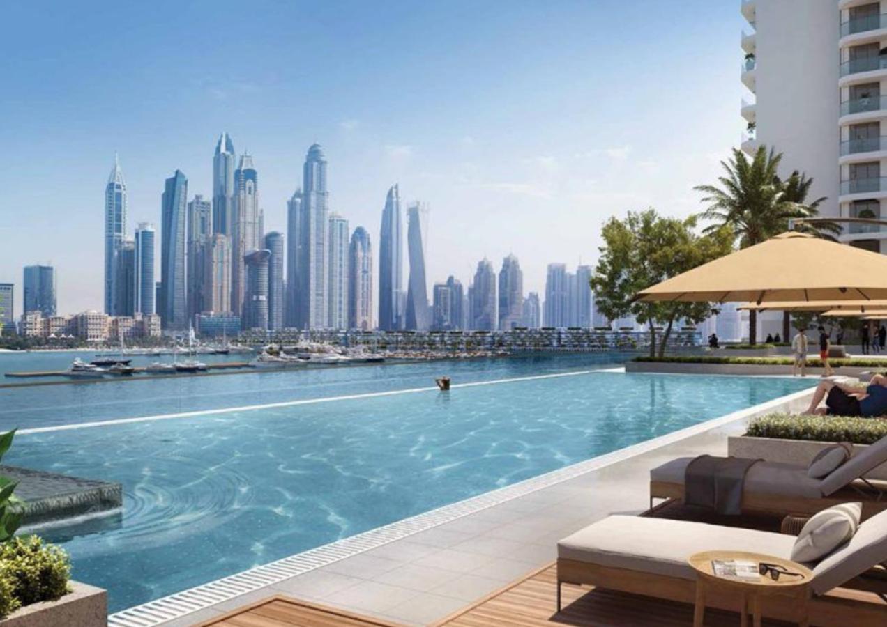 Ultra Luxury Emaar Beachfront - Private Beach And Pool ドバイ エクステリア 写真