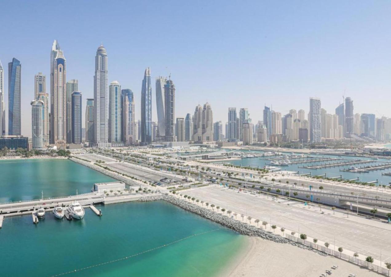 Ultra Luxury Emaar Beachfront - Private Beach And Pool ドバイ エクステリア 写真
