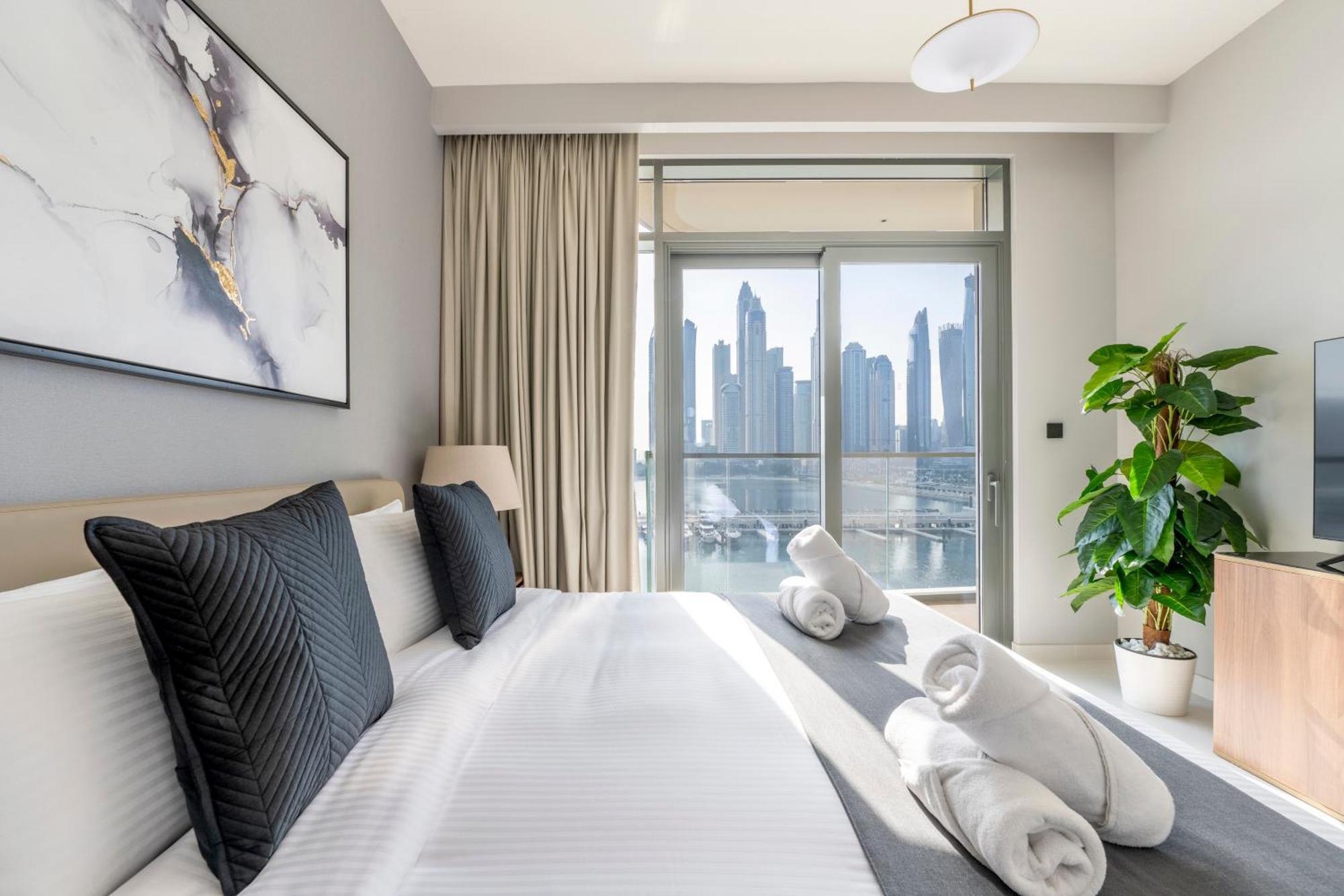 Ultra Luxury Emaar Beachfront - Private Beach And Pool ドバイ エクステリア 写真
