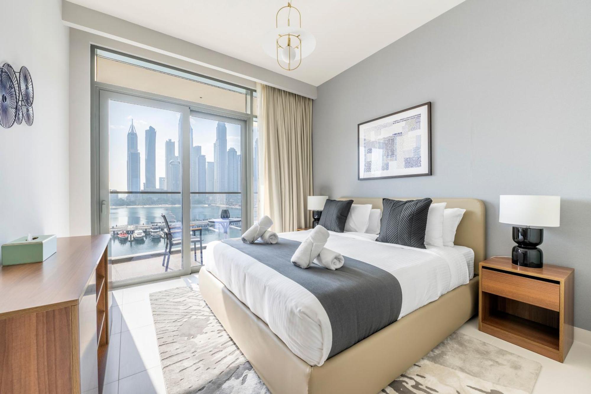 Ultra Luxury Emaar Beachfront - Private Beach And Pool ドバイ エクステリア 写真
