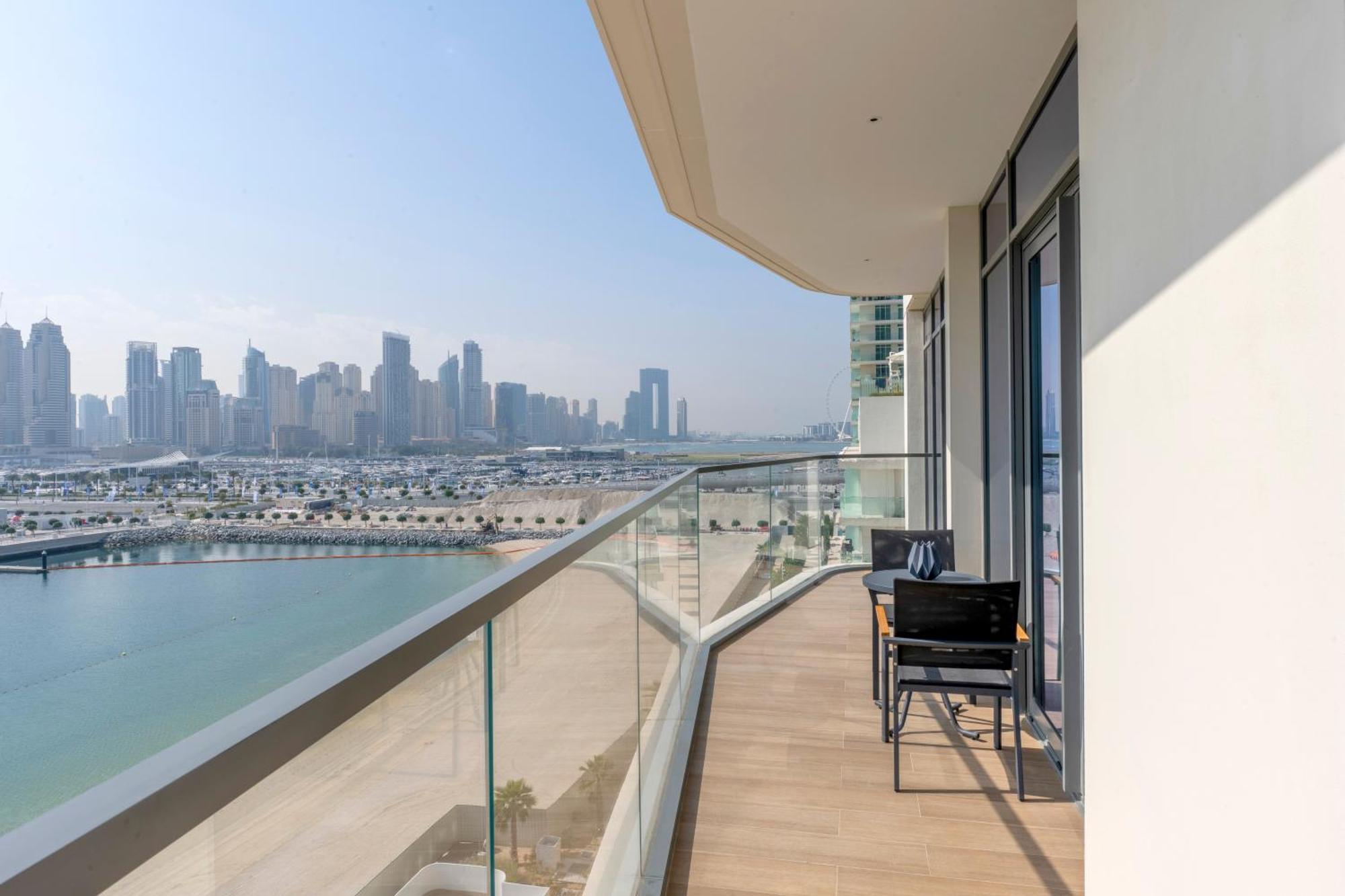 Ultra Luxury Emaar Beachfront - Private Beach And Pool ドバイ エクステリア 写真