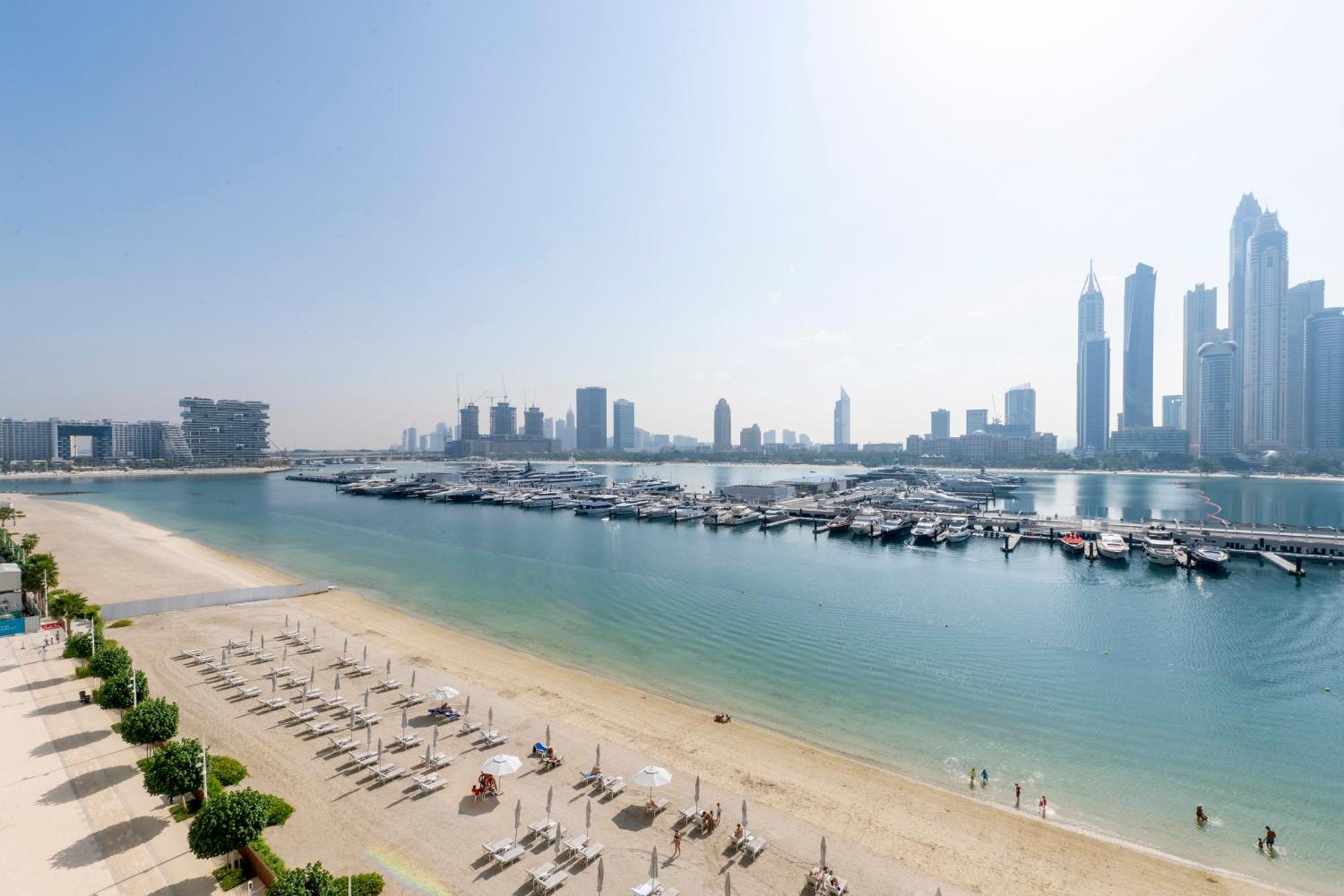 Ultra Luxury Emaar Beachfront - Private Beach And Pool ドバイ エクステリア 写真