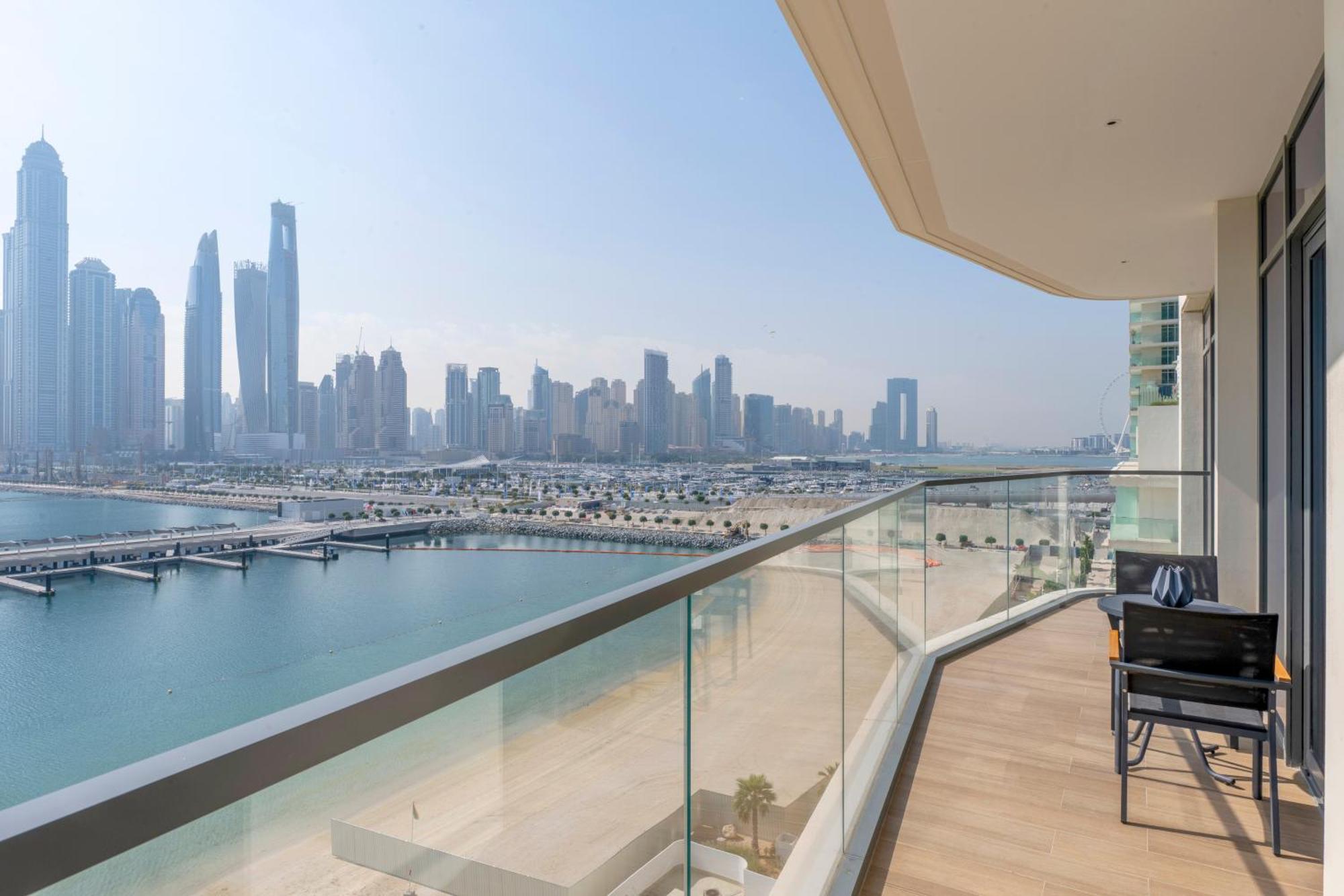 Ultra Luxury Emaar Beachfront - Private Beach And Pool ドバイ エクステリア 写真