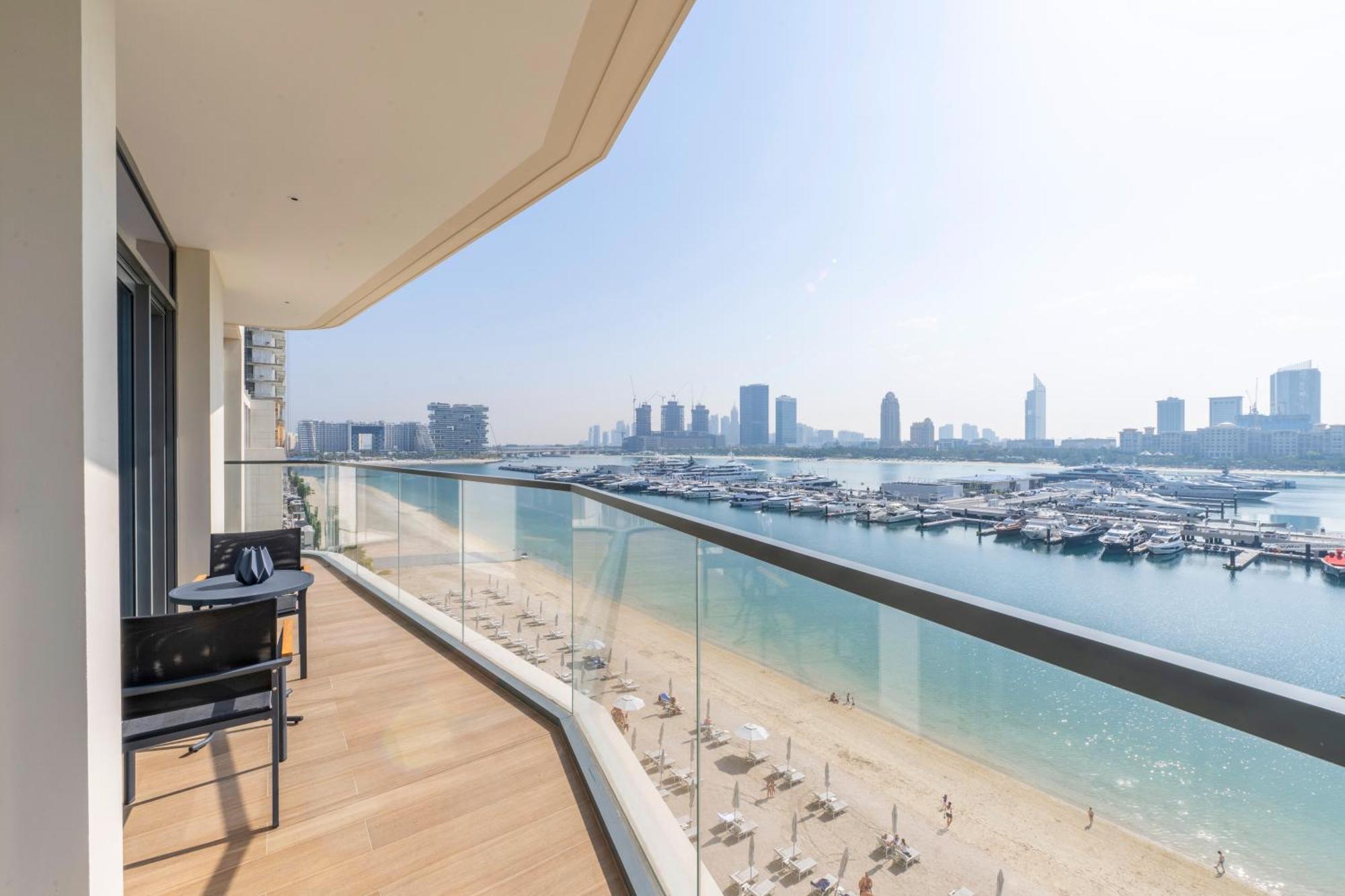 Ultra Luxury Emaar Beachfront - Private Beach And Pool ドバイ エクステリア 写真